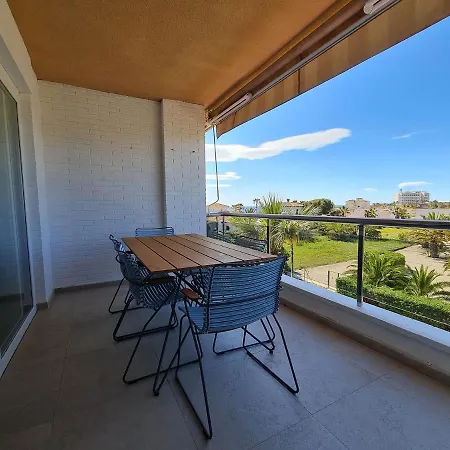 - - - - - Front Line - - - - - Primera Linea - - - - - In Apartmanhotel *