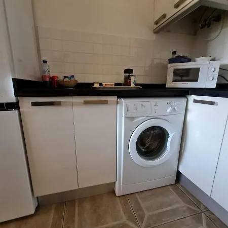- - - - - Front Line - - - - - Primera Linea - - - - - In Apartmanhotel