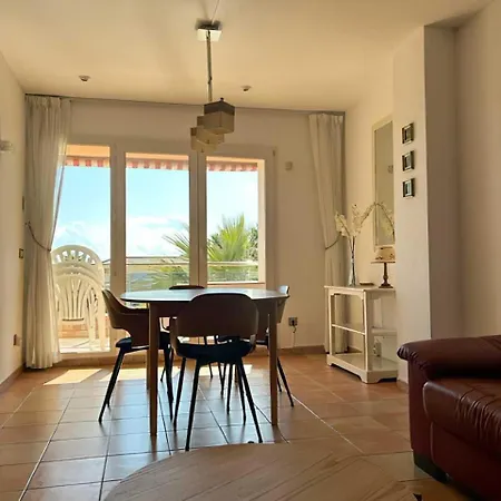 - - - - - Front Line - - - - - Primera Linea - - - - - In Apartmanhotel *