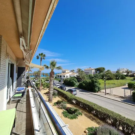 - - - - - Front Line - - - - - Primera Linea - - - - - In Aparthotel